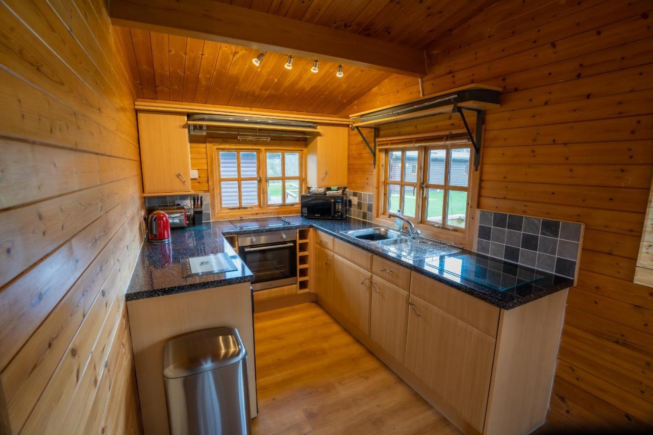 Wall Eden Farm - Luxury Log Cabins And Glamping 하이브리지 외부 사진